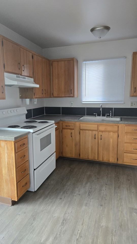 1104 3rd Ave W #5 - Photo 4 of 13