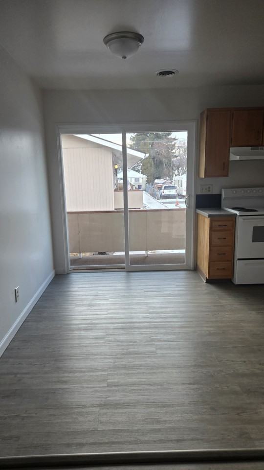 1104 3rd Ave W #5 - Photo 5 of 13