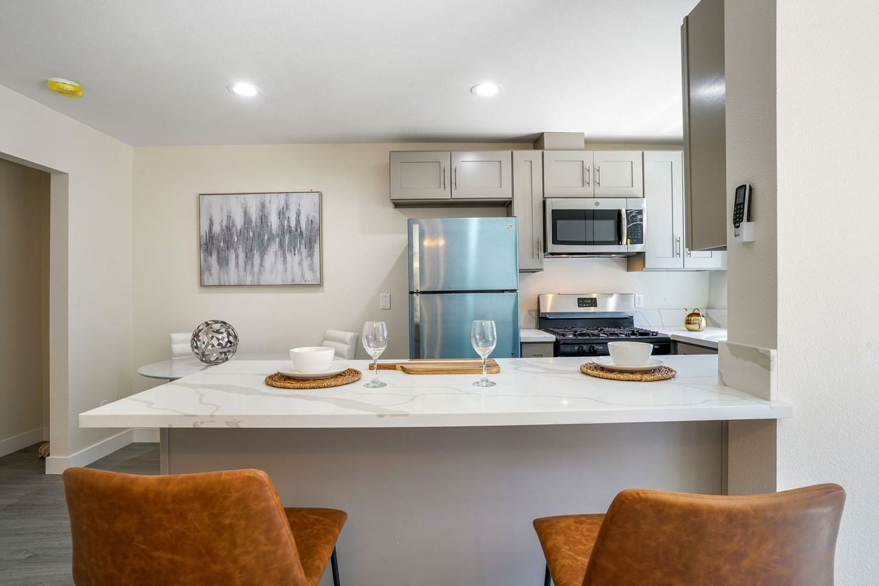 Now Leasing 1 & 2 Bedroom Apartments at 4553 Texas Street – Stylish & Centrally Located - Photo 7 of 29