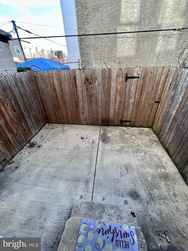 2653 Jasper St - Photo 7 of 17