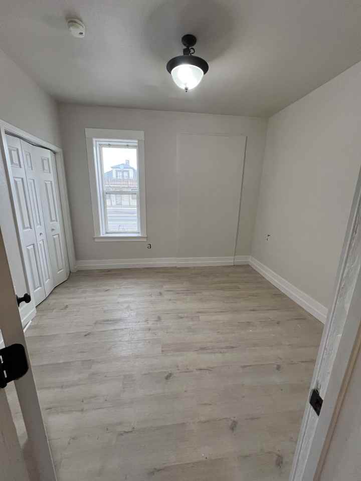 211 E Main St #1 - Photo 6 of 7