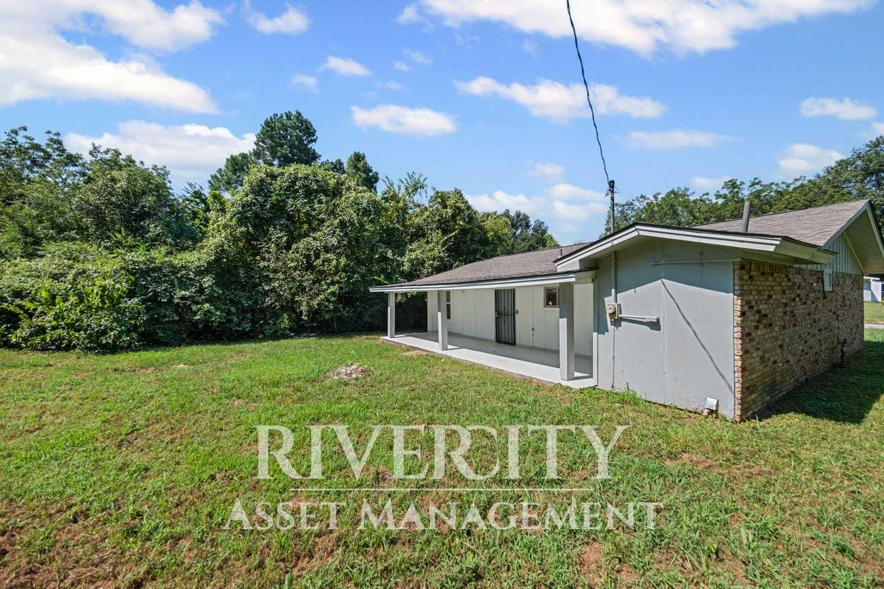 3520 Pueblo Ave #1 - Photo 3 of 18