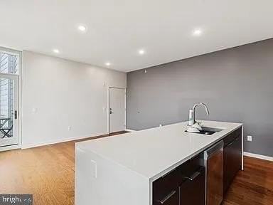 820 E Thompson St Unit E #E - Photo 2 of 14