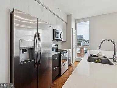 820 E Thompson St Unit E #E - Photo 5 of 14