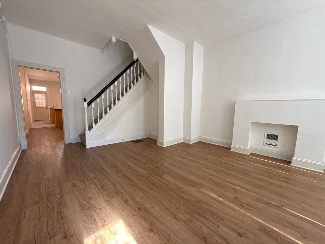 450 E Lorraine Ave - Photo 2 of 18