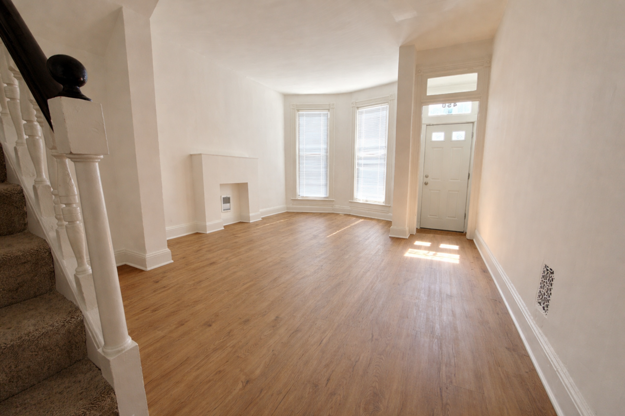 450 E Lorraine Ave - Photo 3 of 18