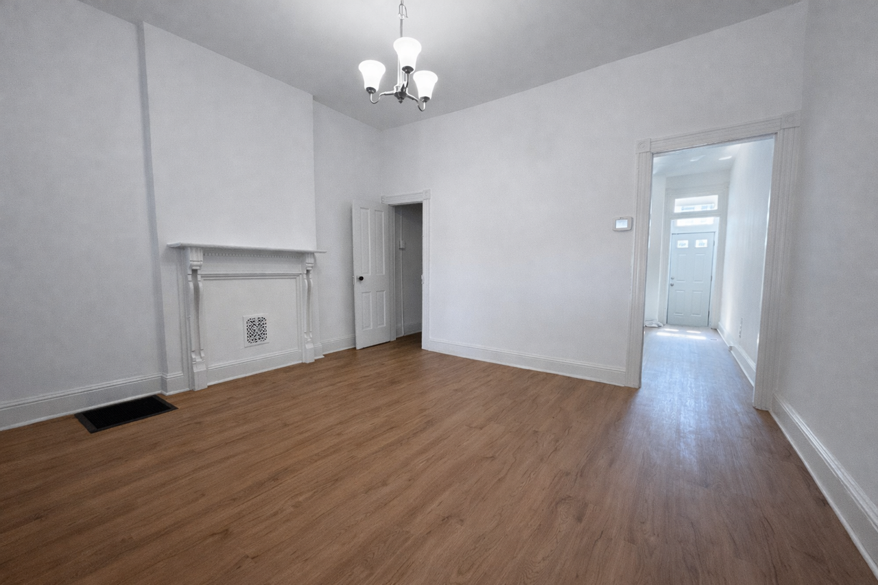 450 E Lorraine Ave - Photo 5 of 18