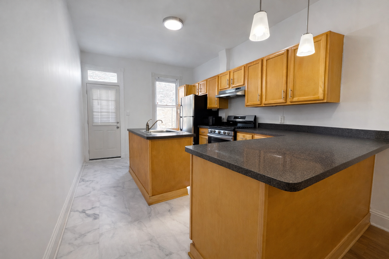 450 E Lorraine Ave - Photo 6 of 18