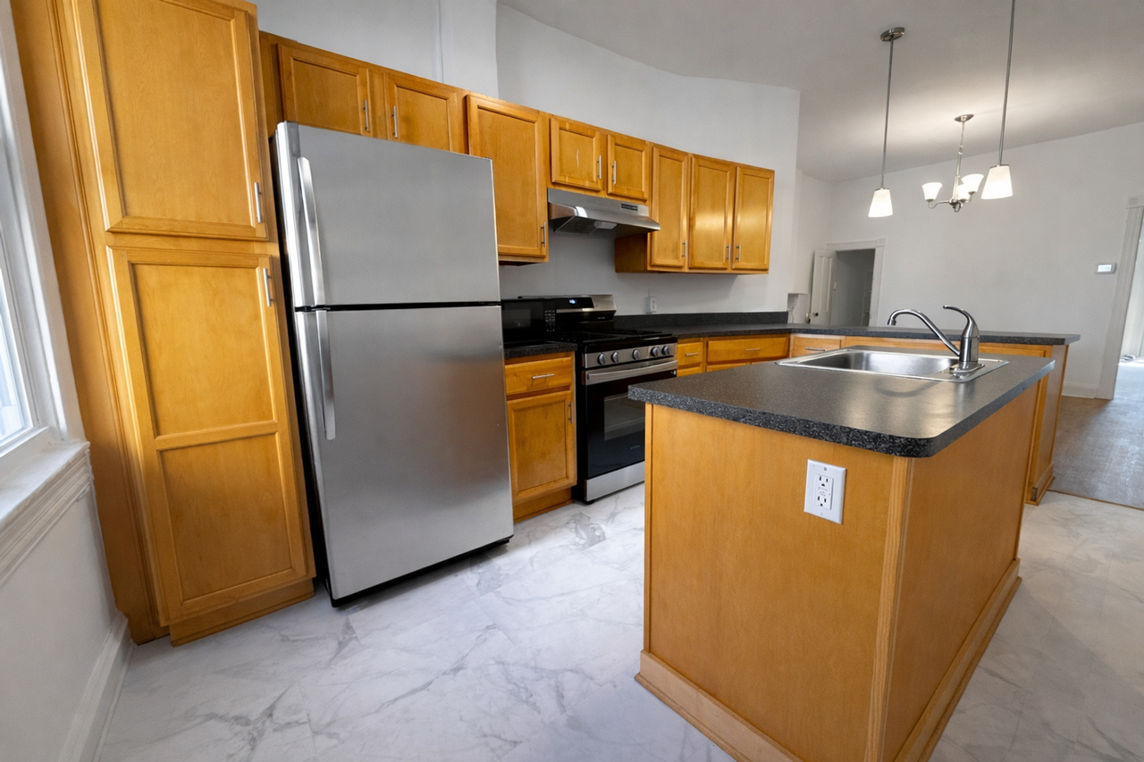 450 E Lorraine Ave - Photo 7 of 18