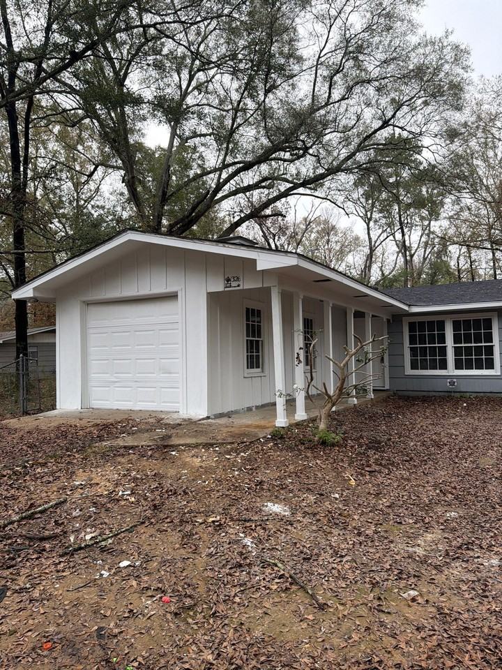 1326 Woody Dr #1 - Photo 2 of 6