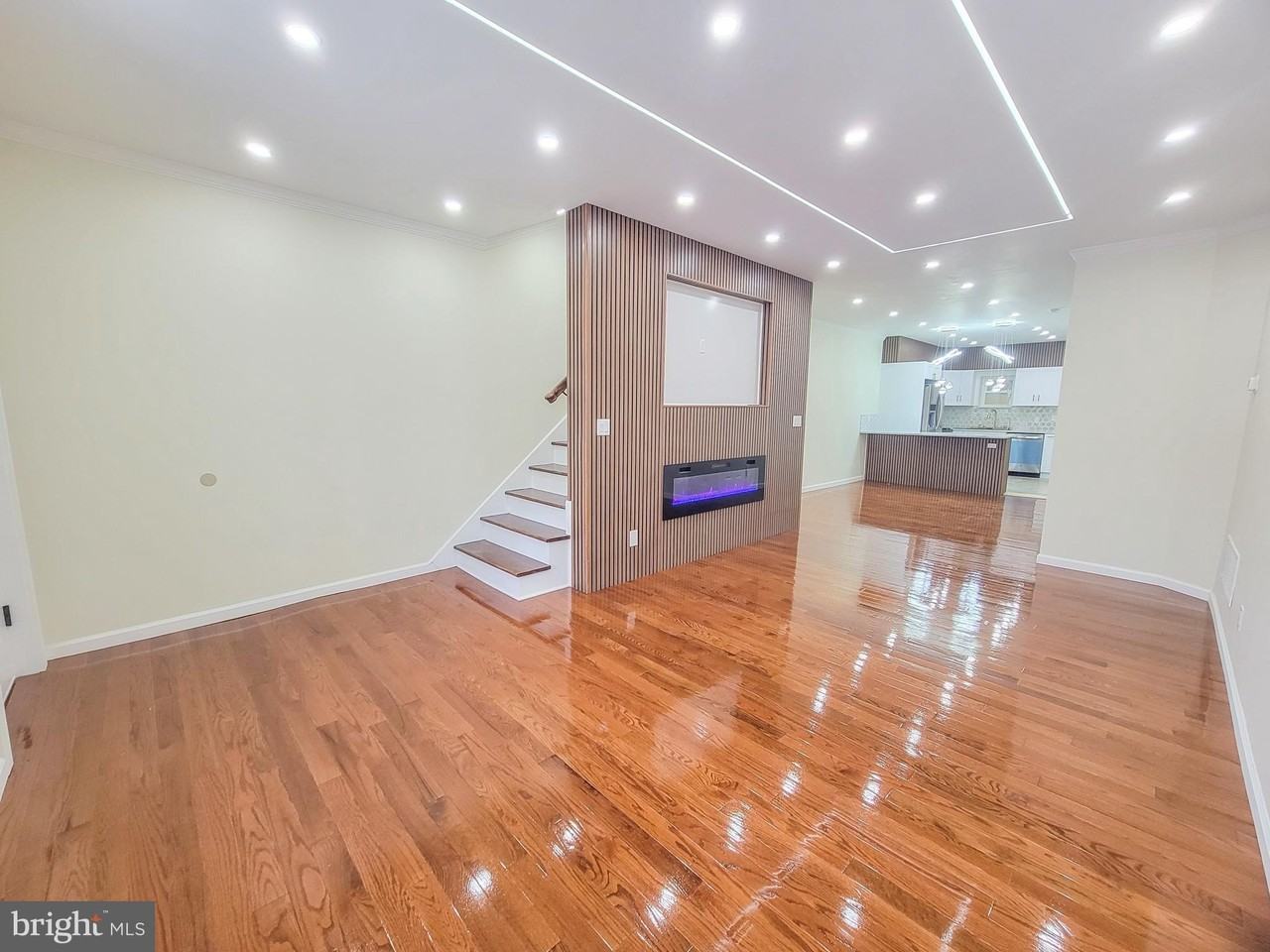 5502 Master St - Photo 4 of 50