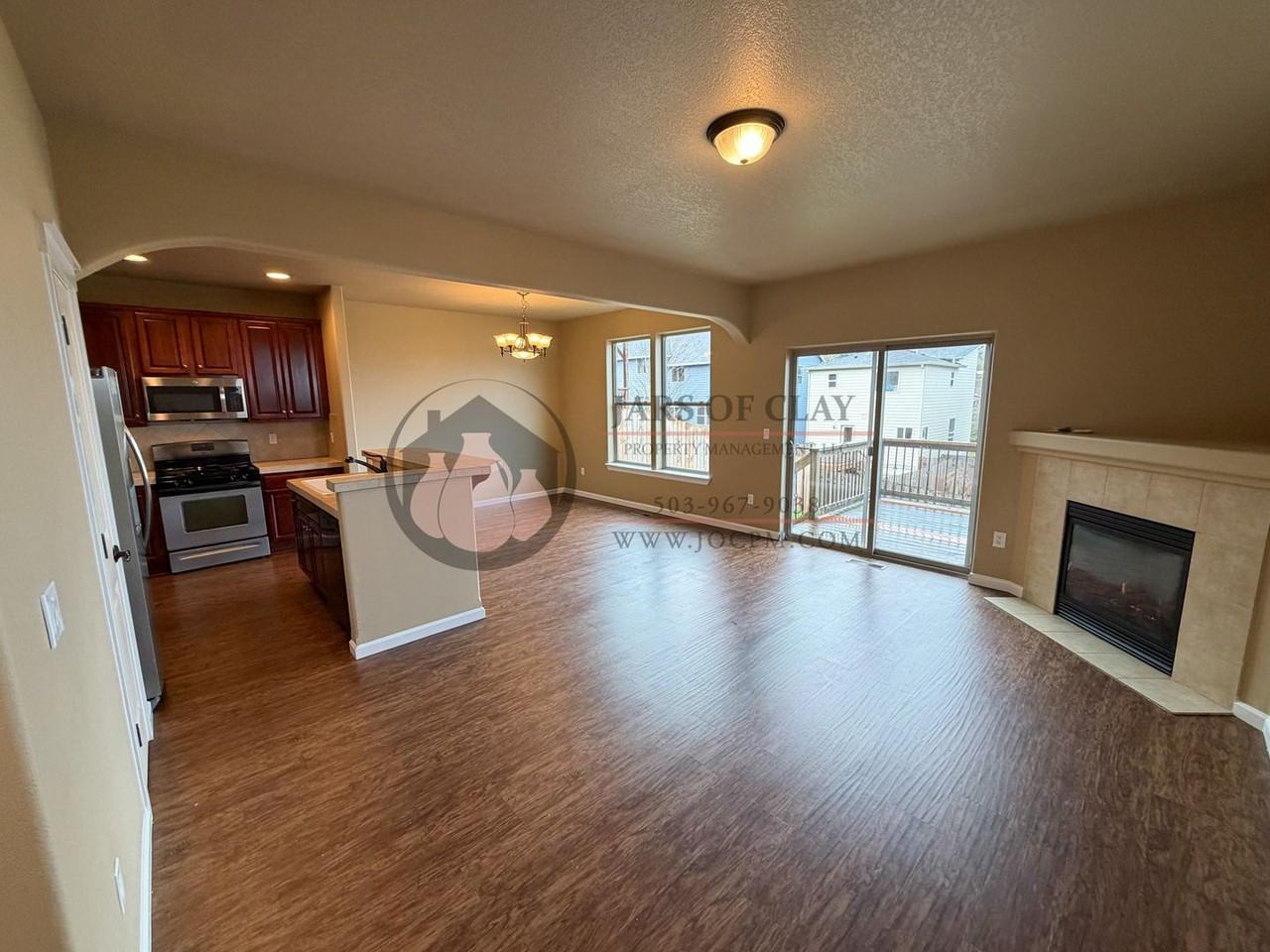 841 Crouchen St Nw - Photo 3 of 20