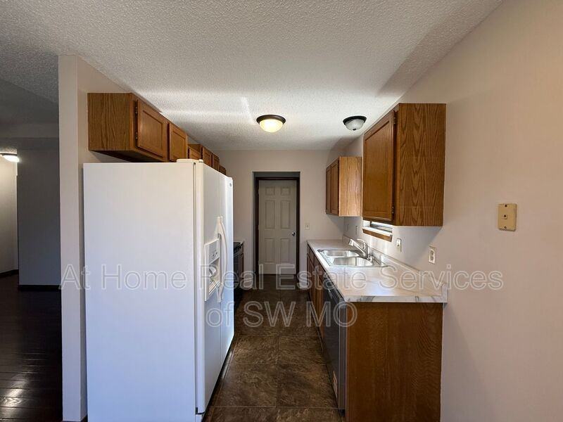 1413 S Ventura Ct - Photo 4 of 12