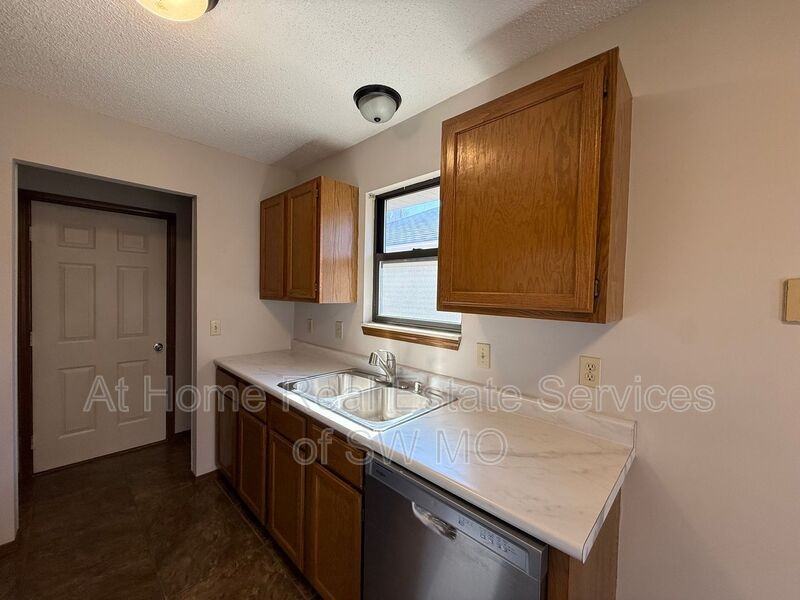 1413 S Ventura Ct - Photo 5 of 12