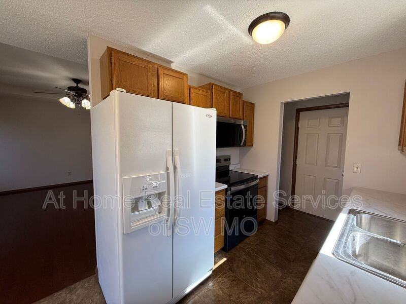 1413 S Ventura Ct - Photo 6 of 12