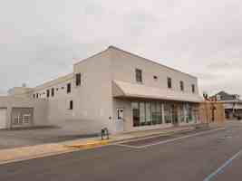 featured image of 1000 N Pine St