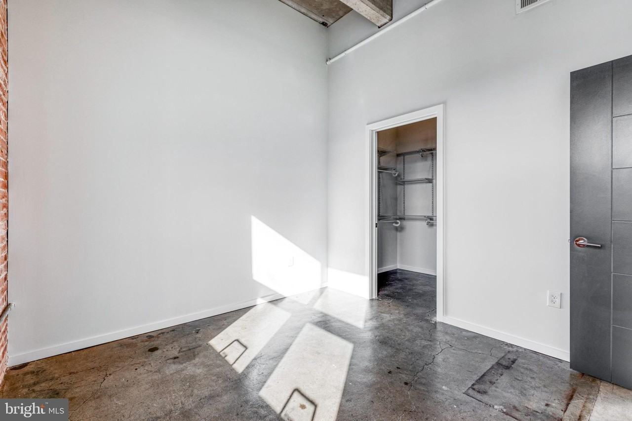 4800 Brown St Apt 407 #407 - Photo 6 of 15