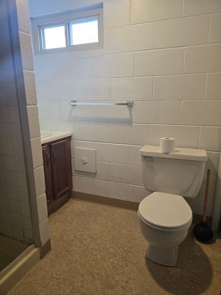 1951-MF16-E3 - Photo 2 of 4