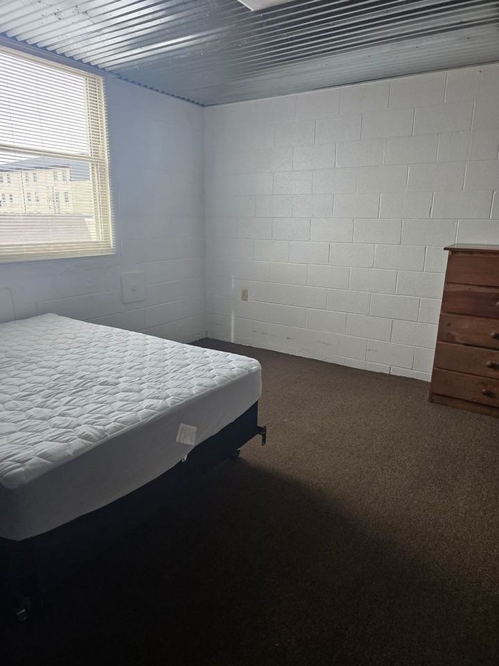 1951-MF16-E3 - Photo 4 of 4