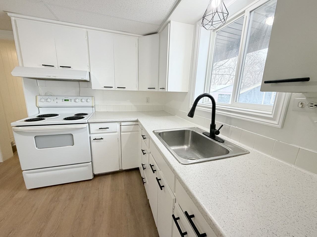 324 Vidal St S #1 - Photo 4 of 7