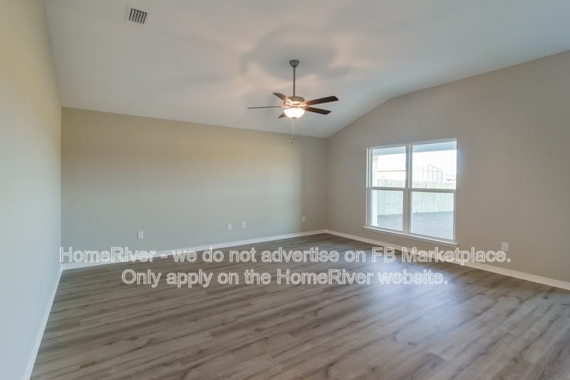 1182 Hayward Loop - Photo 3 of 23