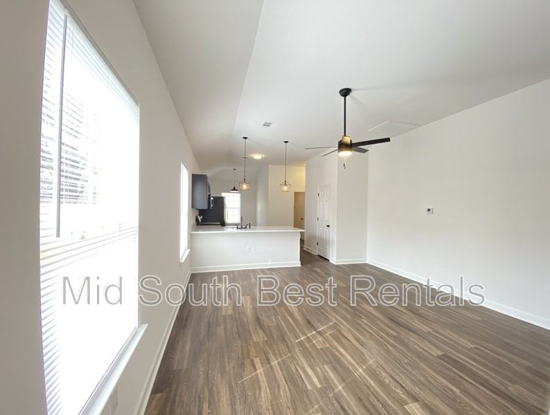 2204 S Pine St - Photo 4 of 18