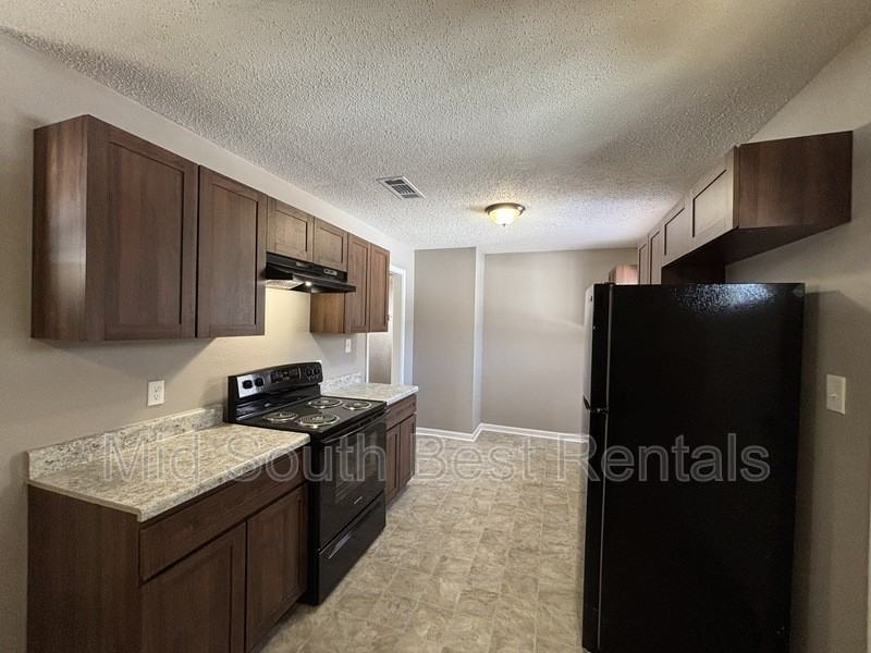 5515 Devonshire Ct - Photo 3 of 14