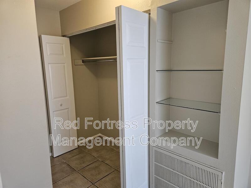 3812 Desoto Ave - Photo 5 of 9
