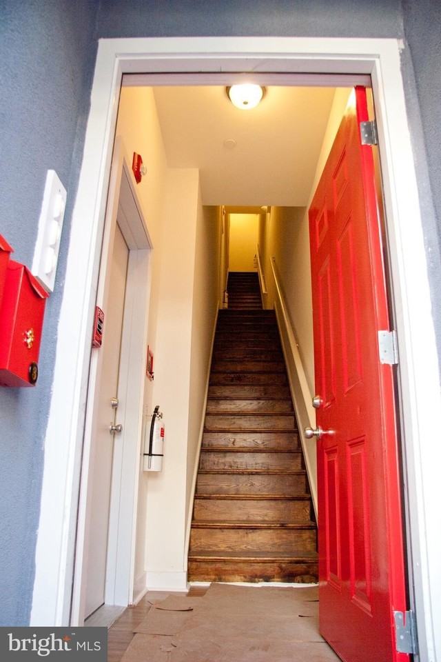 6040 Market St #3 - Photo 6 of 9