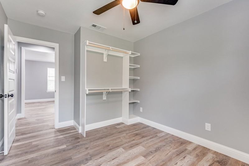 9214 Metz Ave - Photo 7 of 8