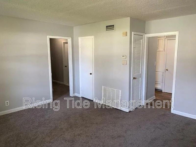 424 Grant St - Photo 4 of 9