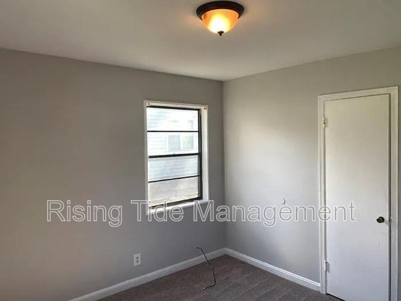 424 Grant St - Photo 7 of 9