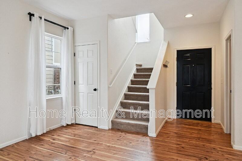 12923 Grant Cir E #B - Photo 5 of 23