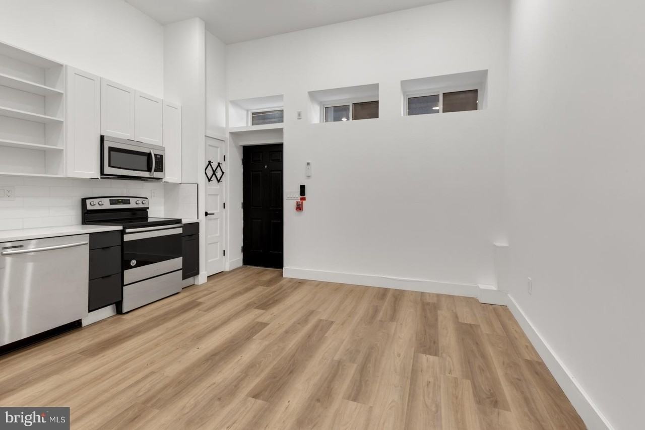 1153 N Front St Apt 1f #1F - Photo 4 of 18