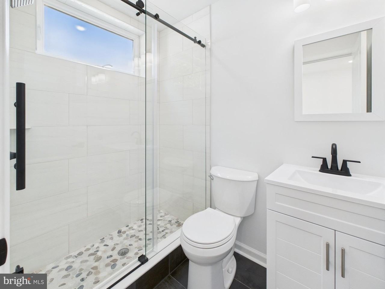 1326 S Grove St #4 - Photo 4 of 14