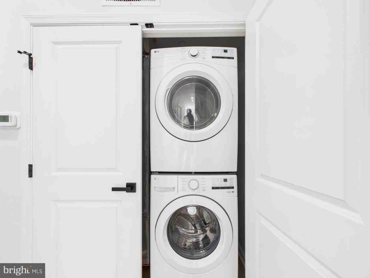 1326 S Grove St #4 - Photo 7 of 14