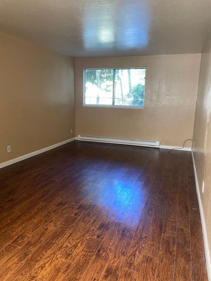 4018 Arleta Ave Ne - Photo 6 of 12