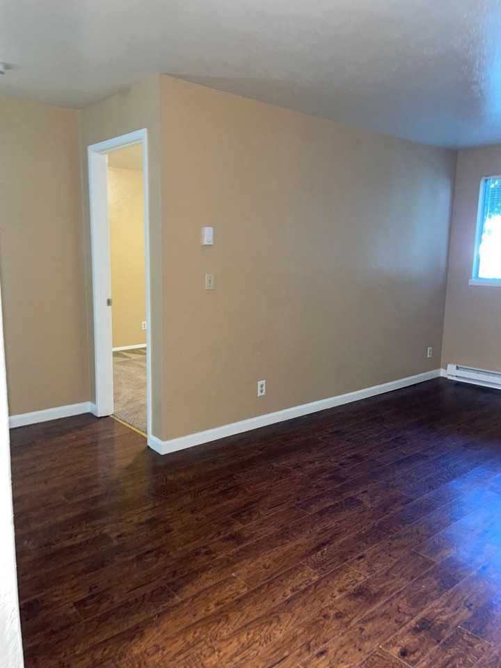 4018 Arleta Ave Ne - Photo 7 of 12