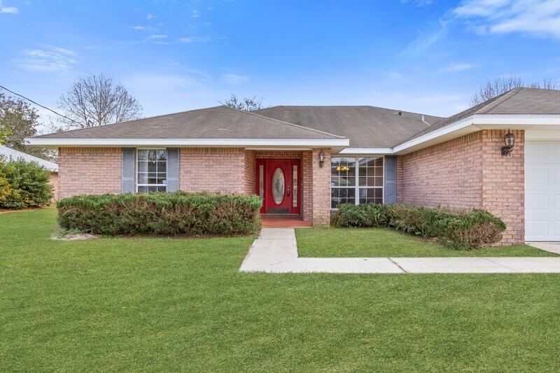 6 Lemay Pl - Photo 5 of 50