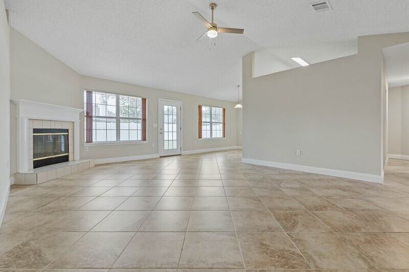 6 Lemay Pl - Photo 7 of 50