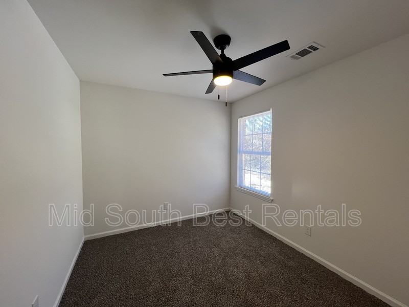 1989 Burnham Ave - Photo 7 of 16