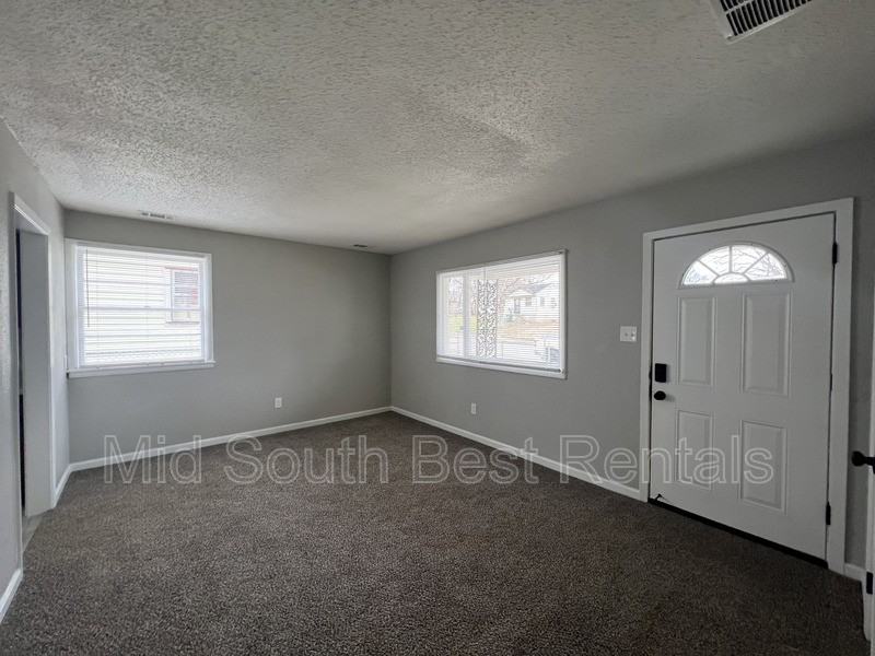 3507 Ashford Rd - Photo 2 of 13