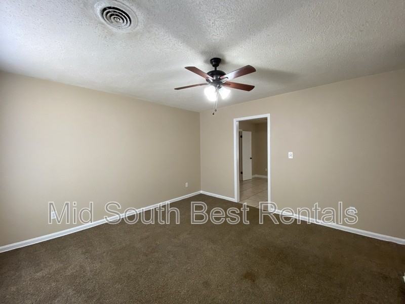 741 Northaven Dr - Photo 4 of 14