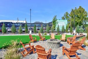 featured image of 525 W 4th St