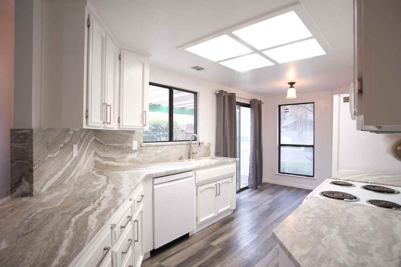 2504 Spring Water Dr - Photo 6 of 20