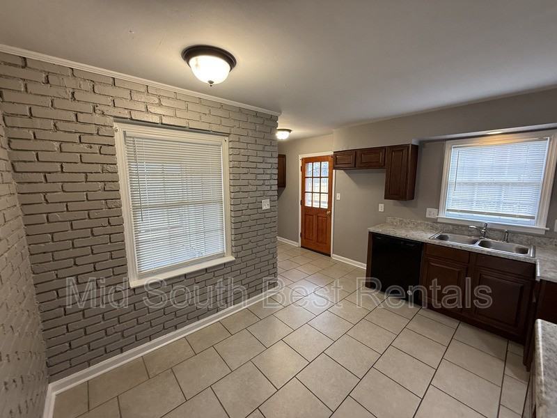 3062 Brisdane St - Photo 3 of 18