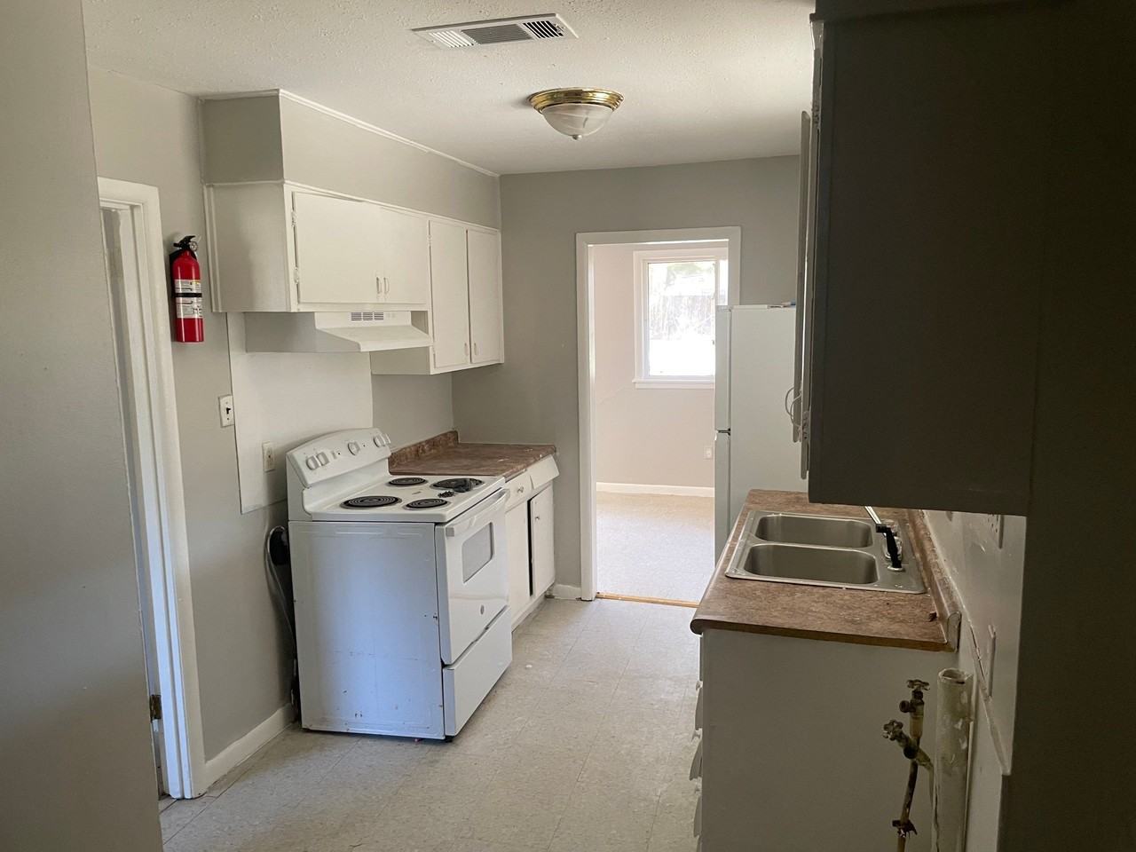 2849 Engleside Dr #1 - Photo 3 of 5