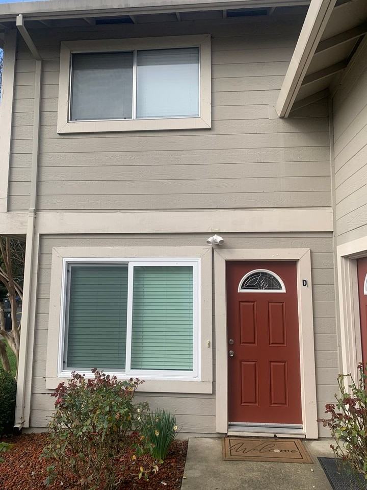 2140 Woolner Ave #D - Photo 3 of 16