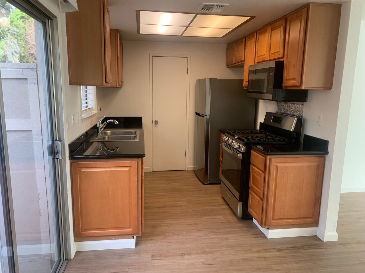 2140 Woolner Ave #D - Photo 6 of 16