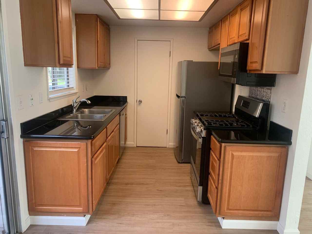 2140 Woolner Ave #D - Photo 7 of 16